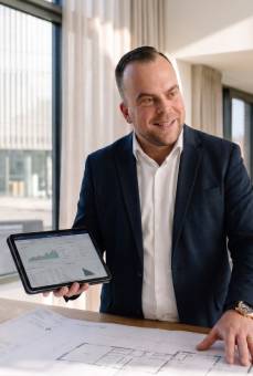 PROPERTY HUNTER